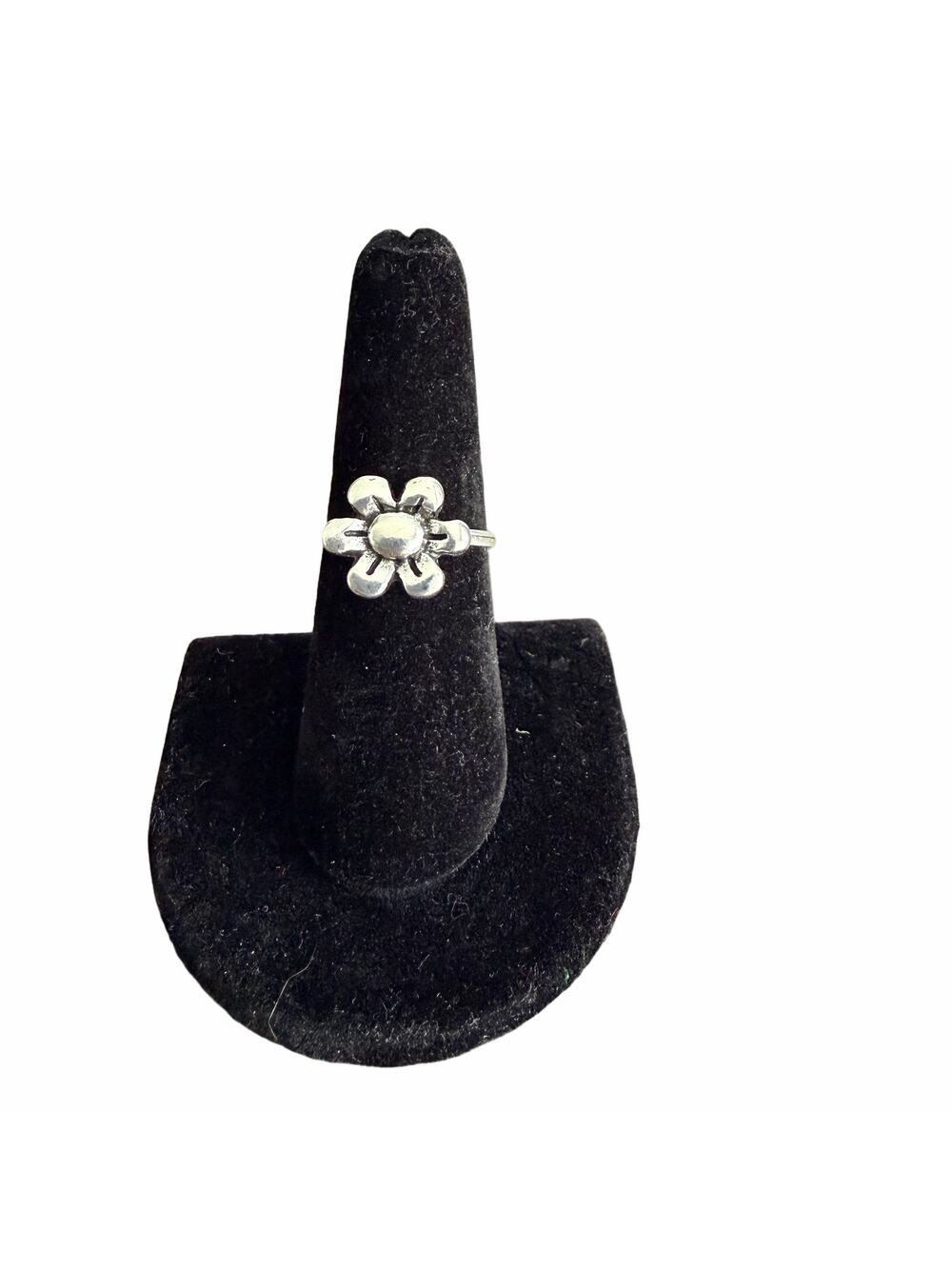 🍭6/$30 Silver tone Y2K Flower 90s 2000s ring band - size 7.25